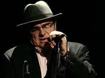 Van Morrison to play special g...